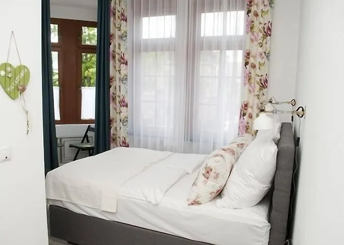 Residenz Garni 3* 埃登科本